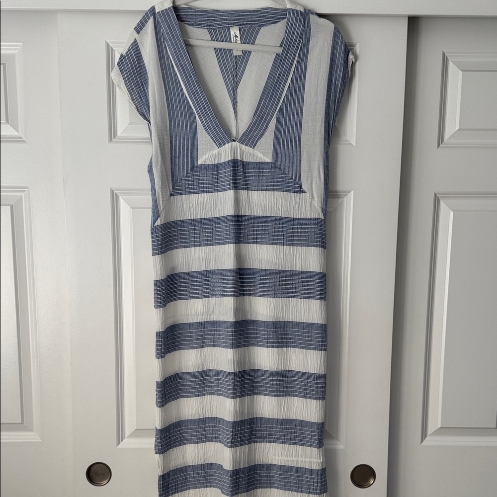 Mahina Striped Blue and White Women's Coverup Dress NWOT ✨. Size: M